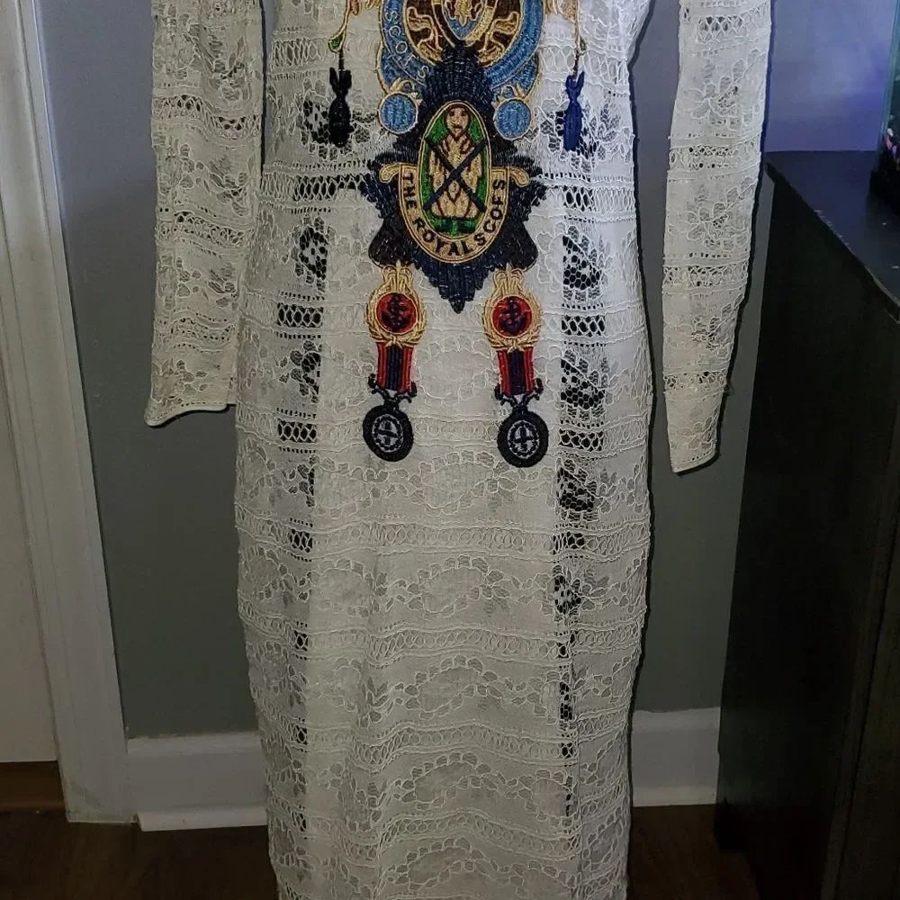 Long sleeve white lace dress - Picture 3 of 6